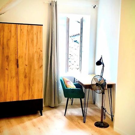 Une Maison Design Dans Le Centre Ville Foix Bagian luar foto