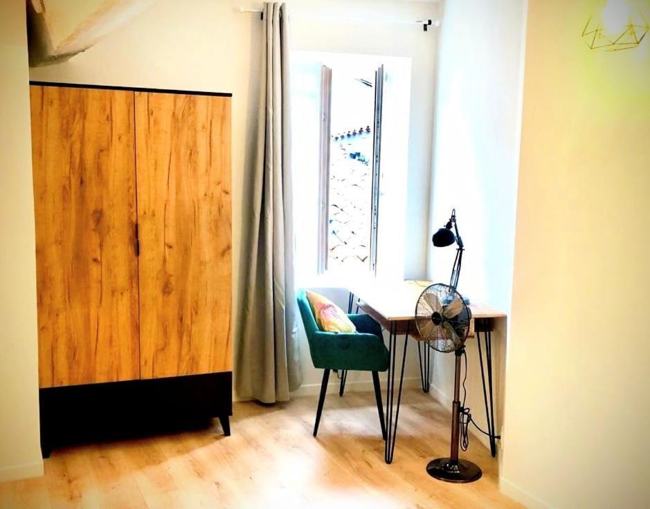 Une Maison Design Dans Le Centre Ville Foix Bagian luar foto